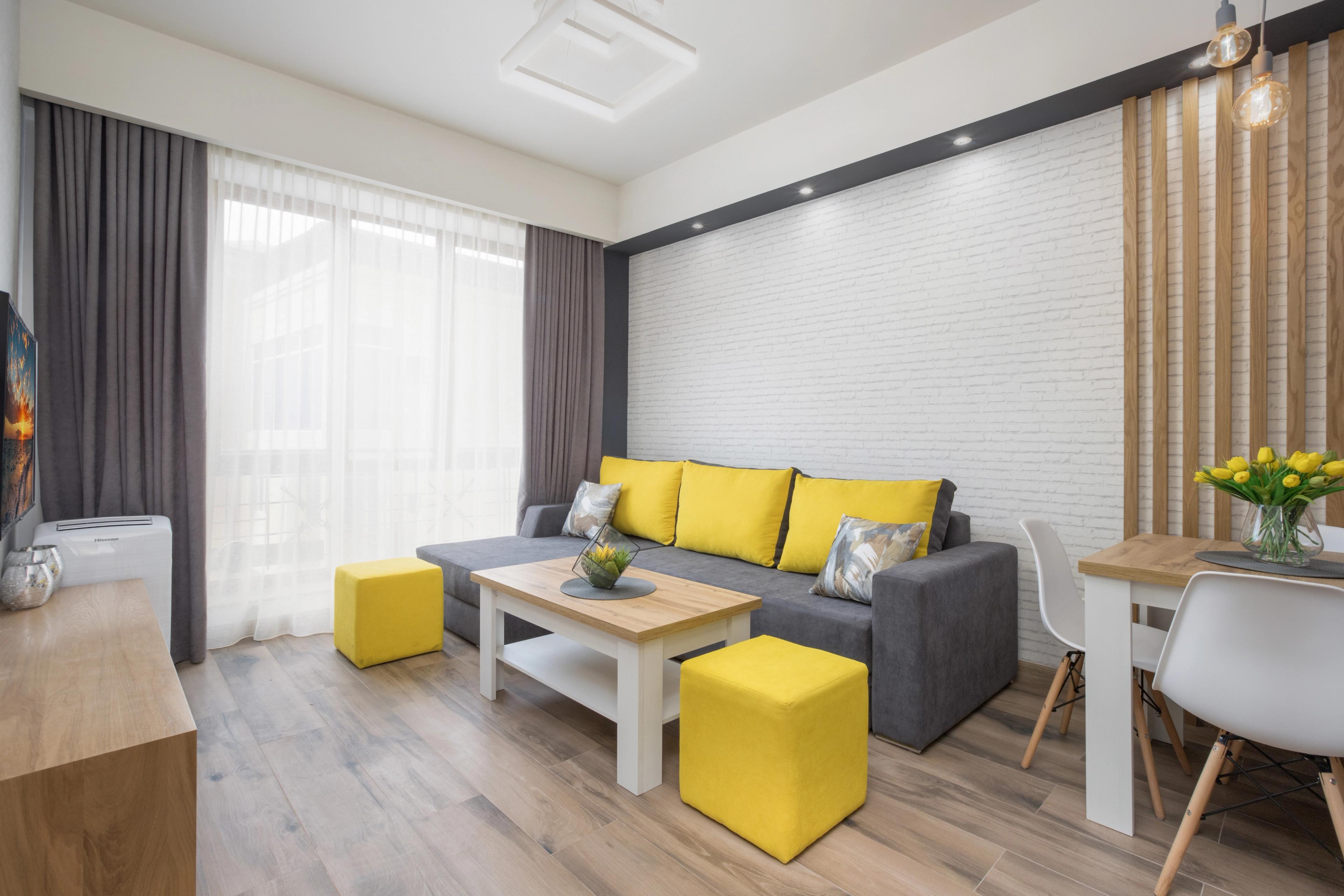Living room perspective