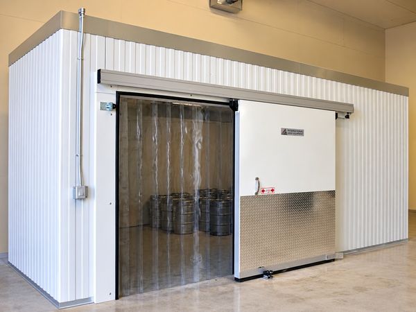 Walk-In Freezer 16x8x8