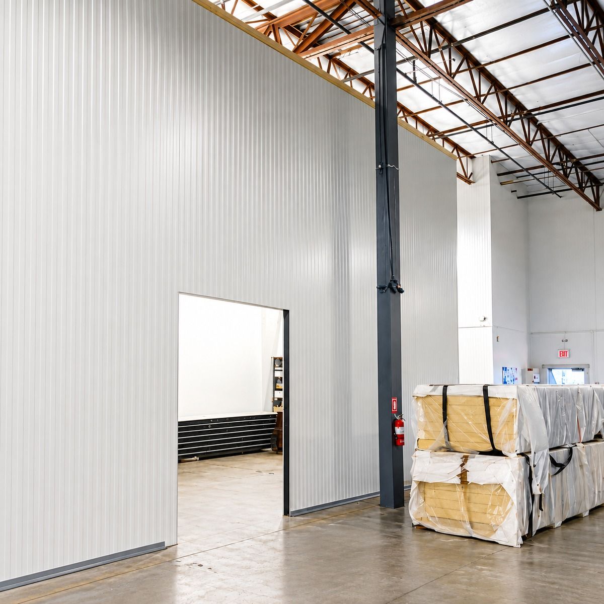 Warehouse Walk-In Cooler 25x12x16