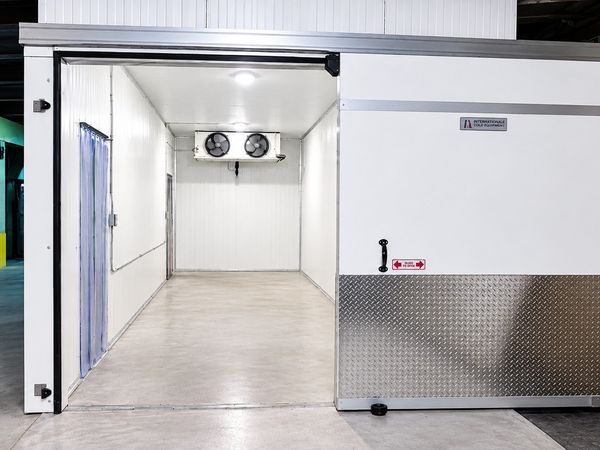 Walk-In Cooler 8x20x8