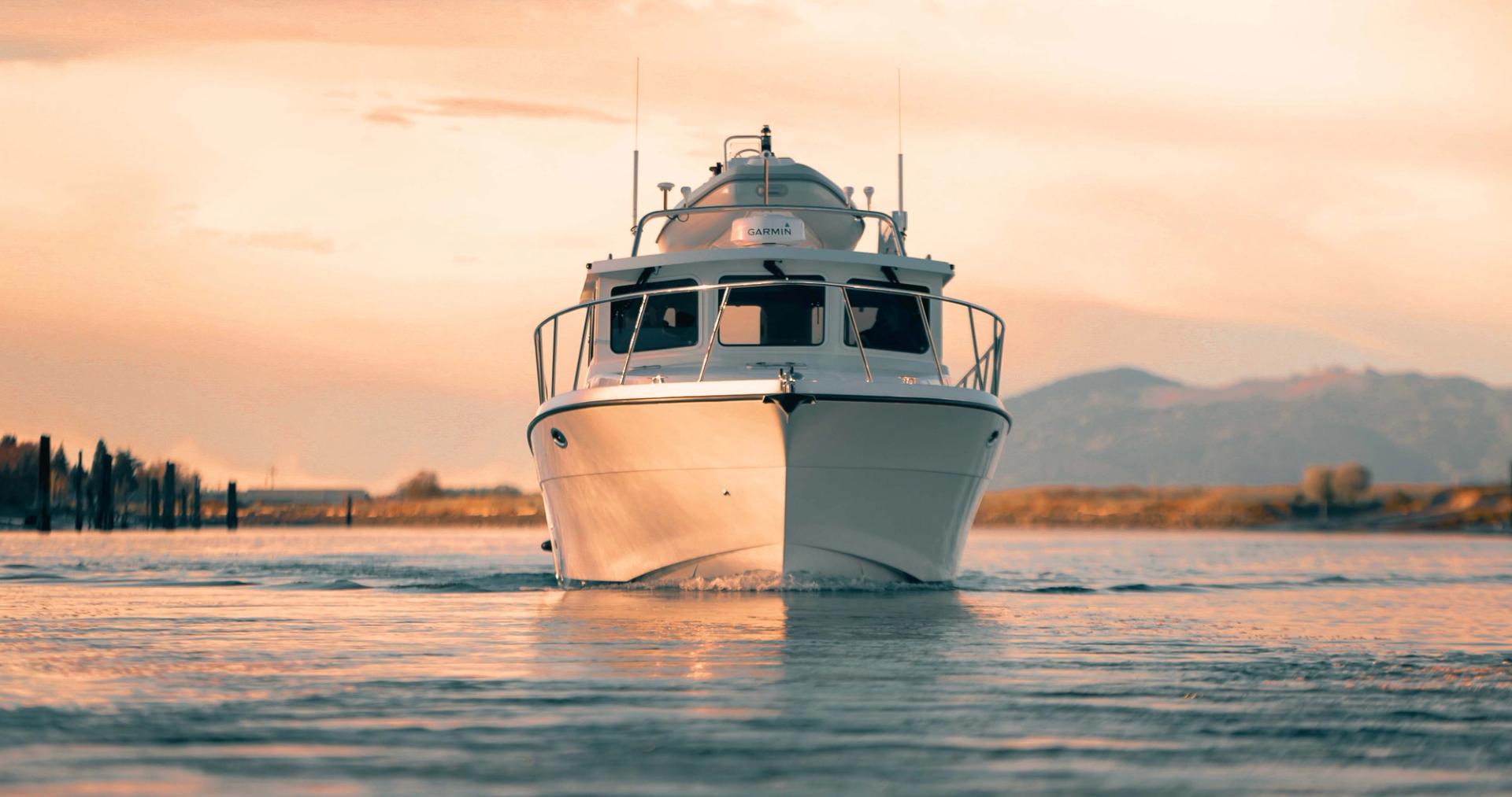 bow view of the lindell 42 