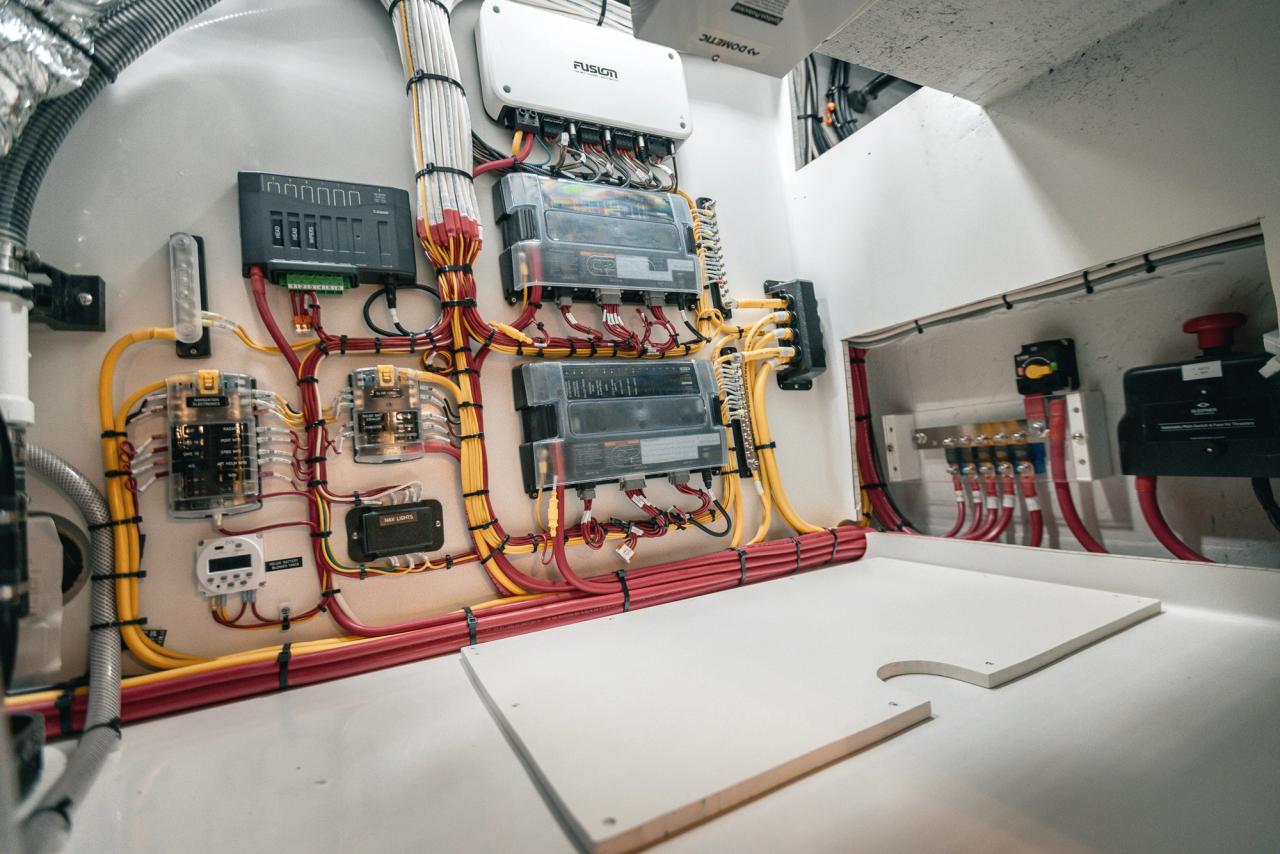 lindell 38 wiring harnesses and electronics cleanly organized 