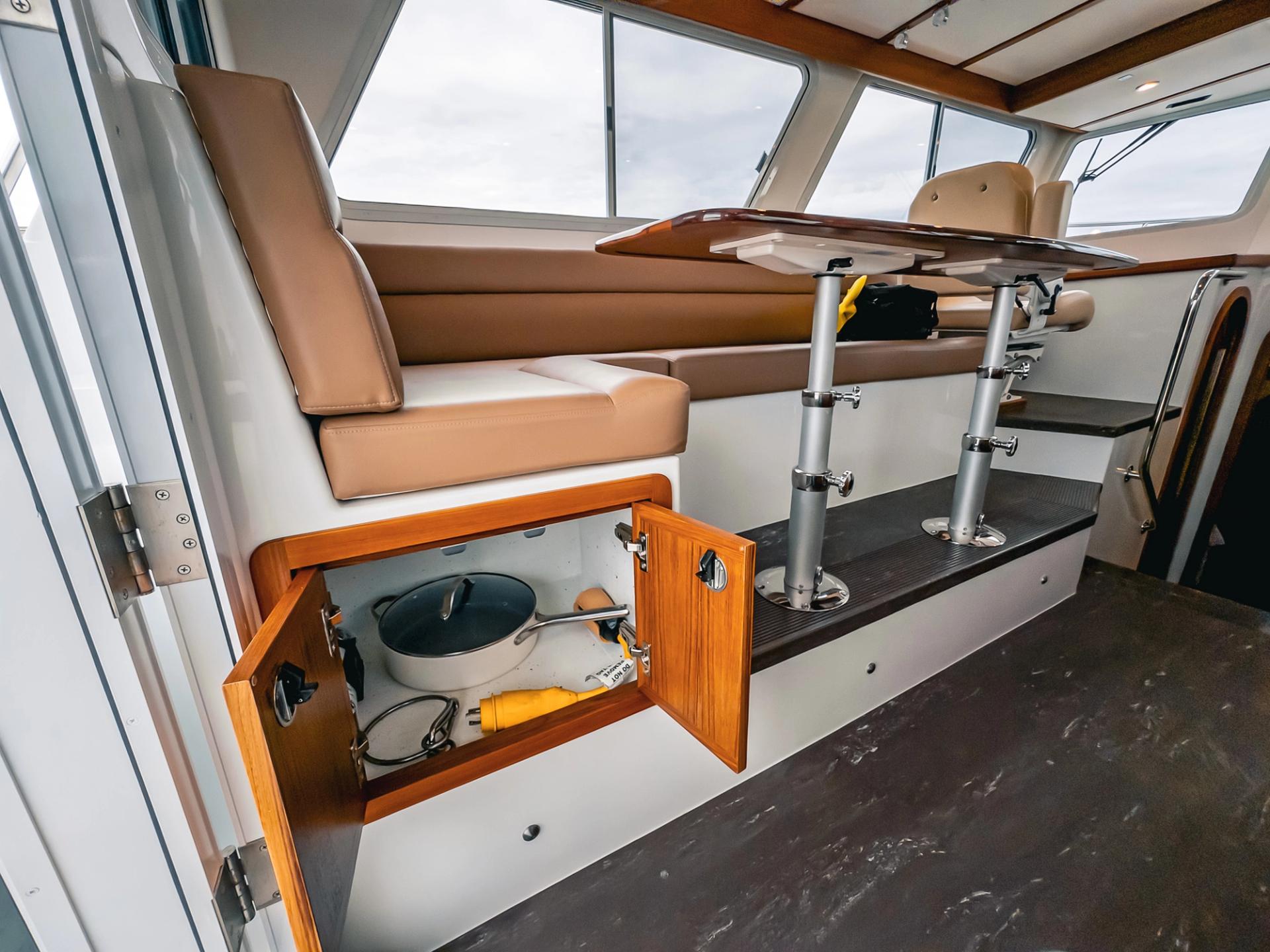 2024 Lindell 46 Fly Interior photo 7