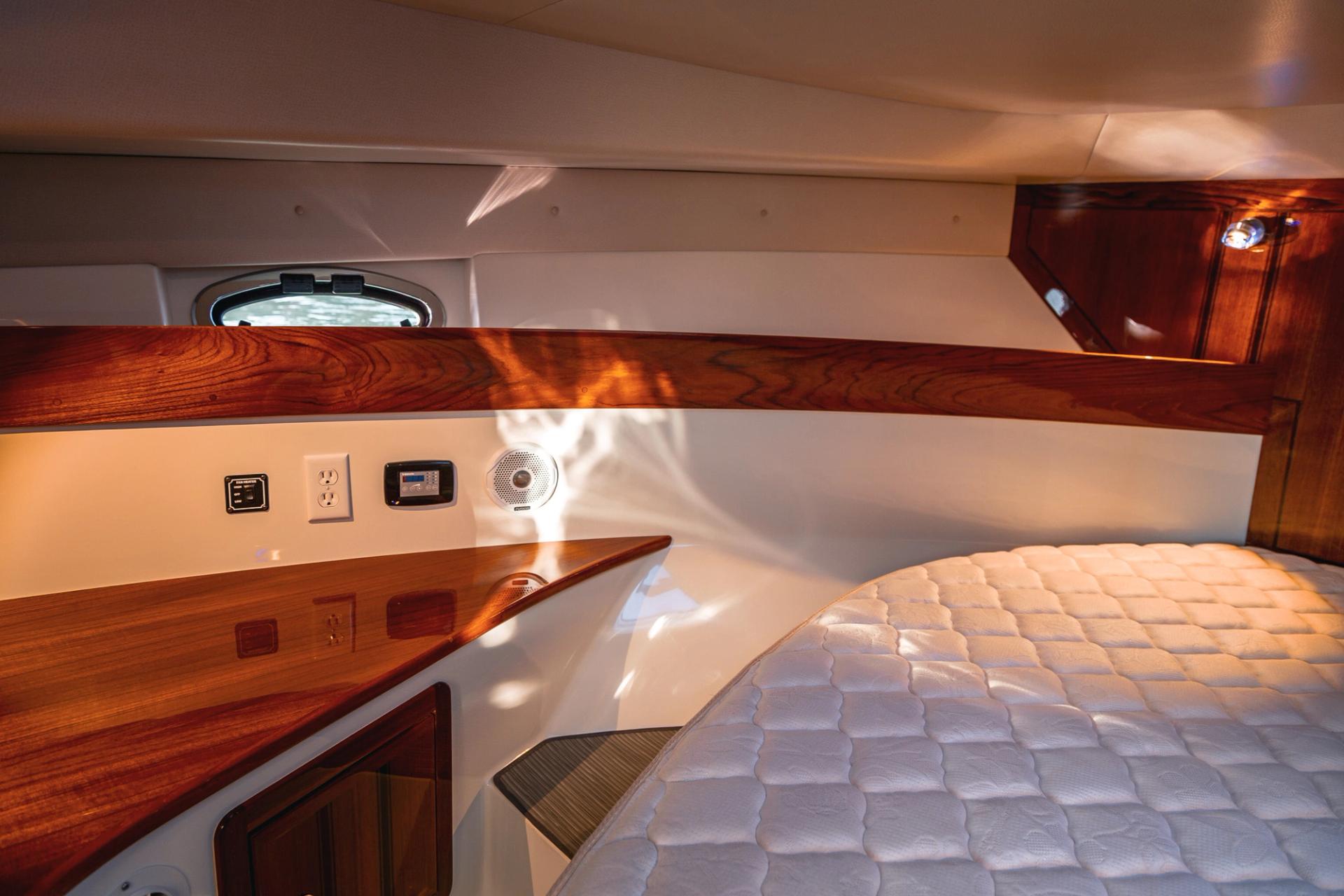 2019 Lindell 46 Interior photo 30