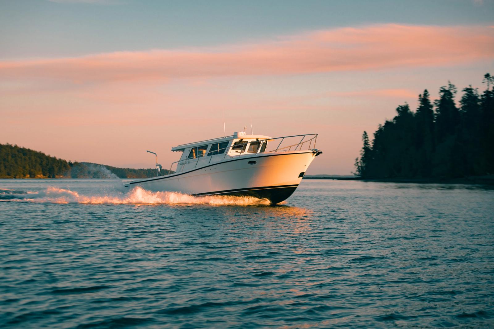 Lindell 38 running through the straits on plane in Puget Sound
