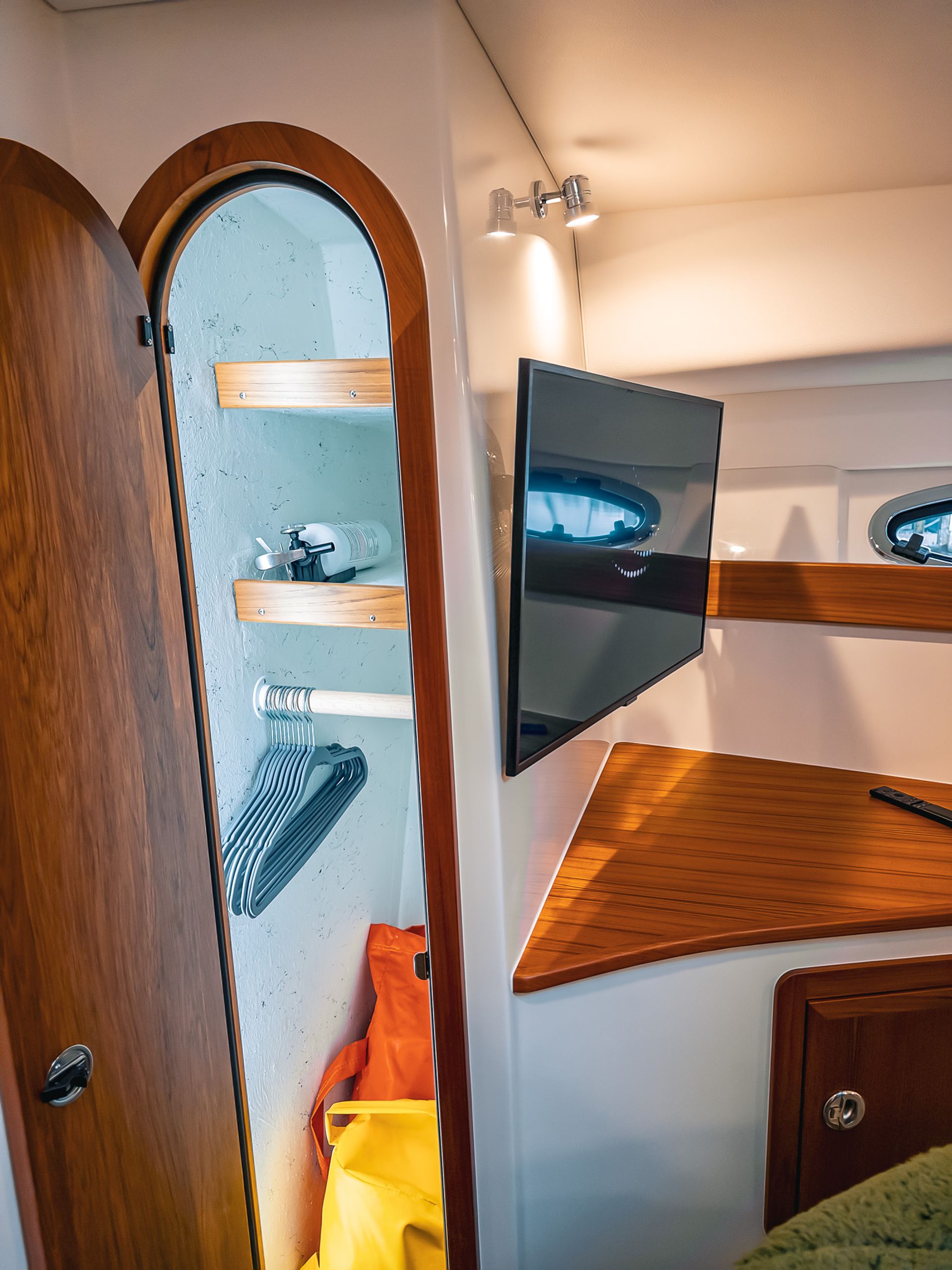 2024 Lindell 46 Fly Interior photo 14