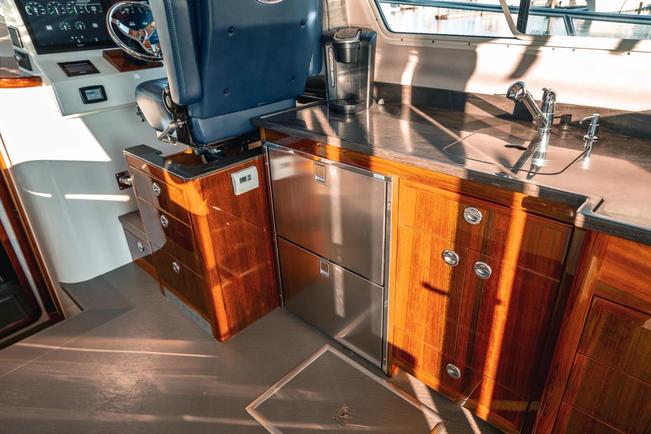 2019 Lindell 46 Interior photo 5