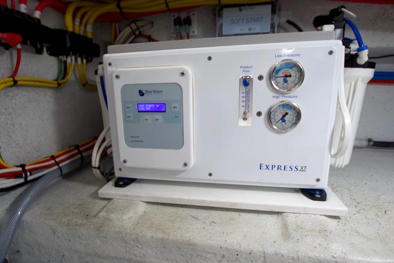 Photo of a bluewater desalinization system