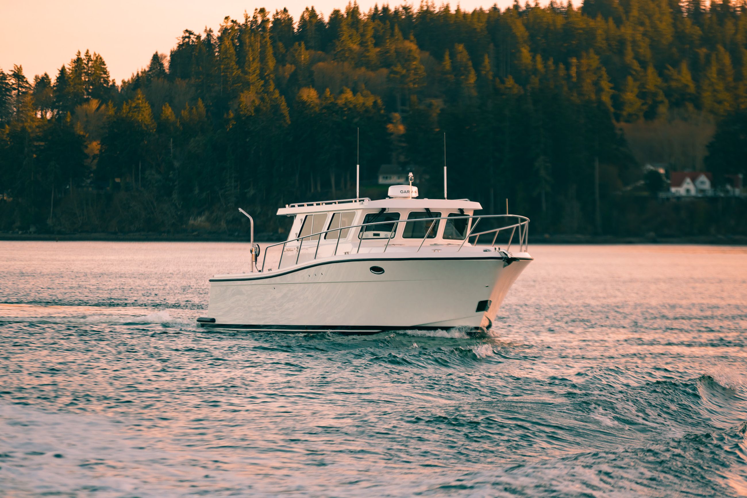 Lindell 38' cruising past La Conner Washington