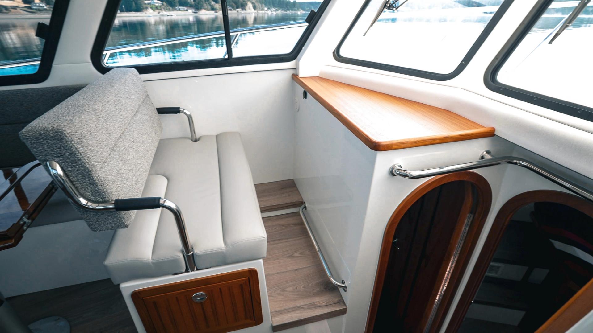 View of the Lindell 41 copilot port side seat