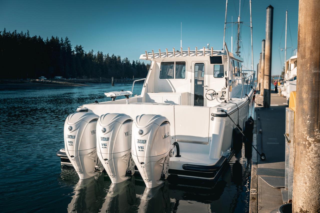 Rear view of the Lindell 38's triple 300hp yamaha outboard engines