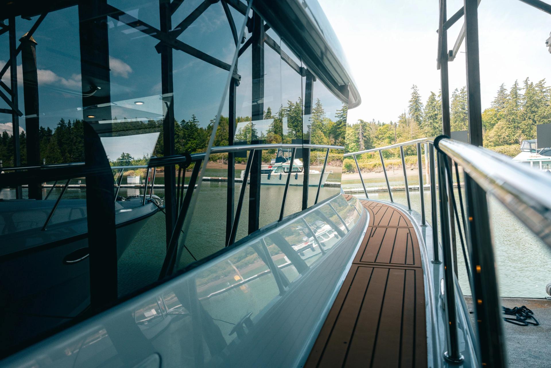 Close up of the frameless window design on Lindell 48