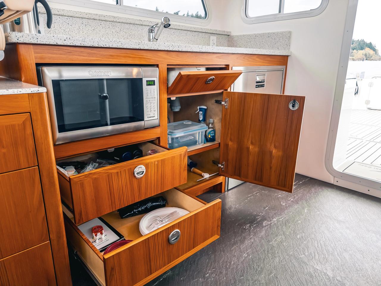 2024 Lindell 46 Fly Interior photo 11