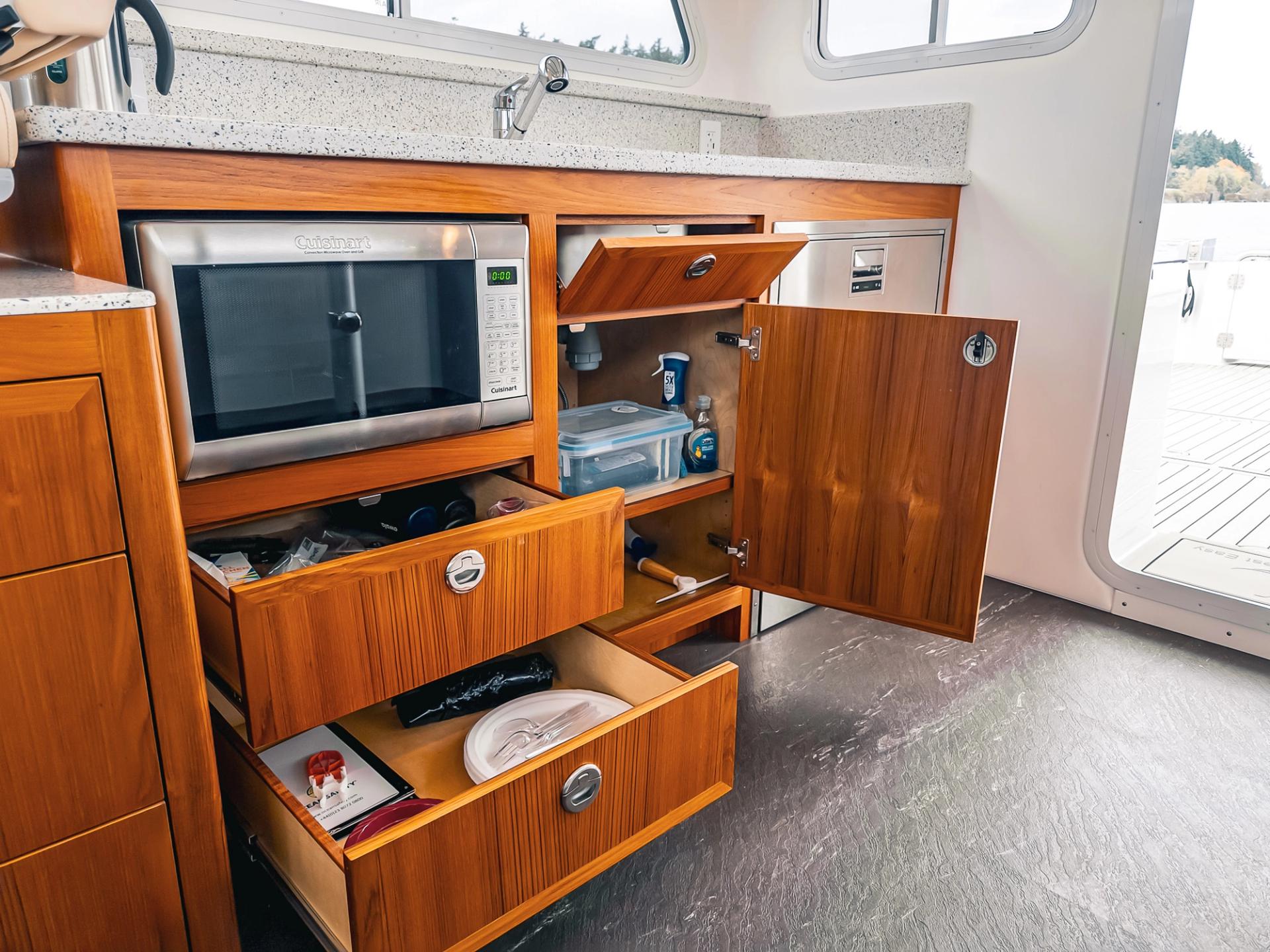 2024 Lindell 46 Fly Interior photo 11