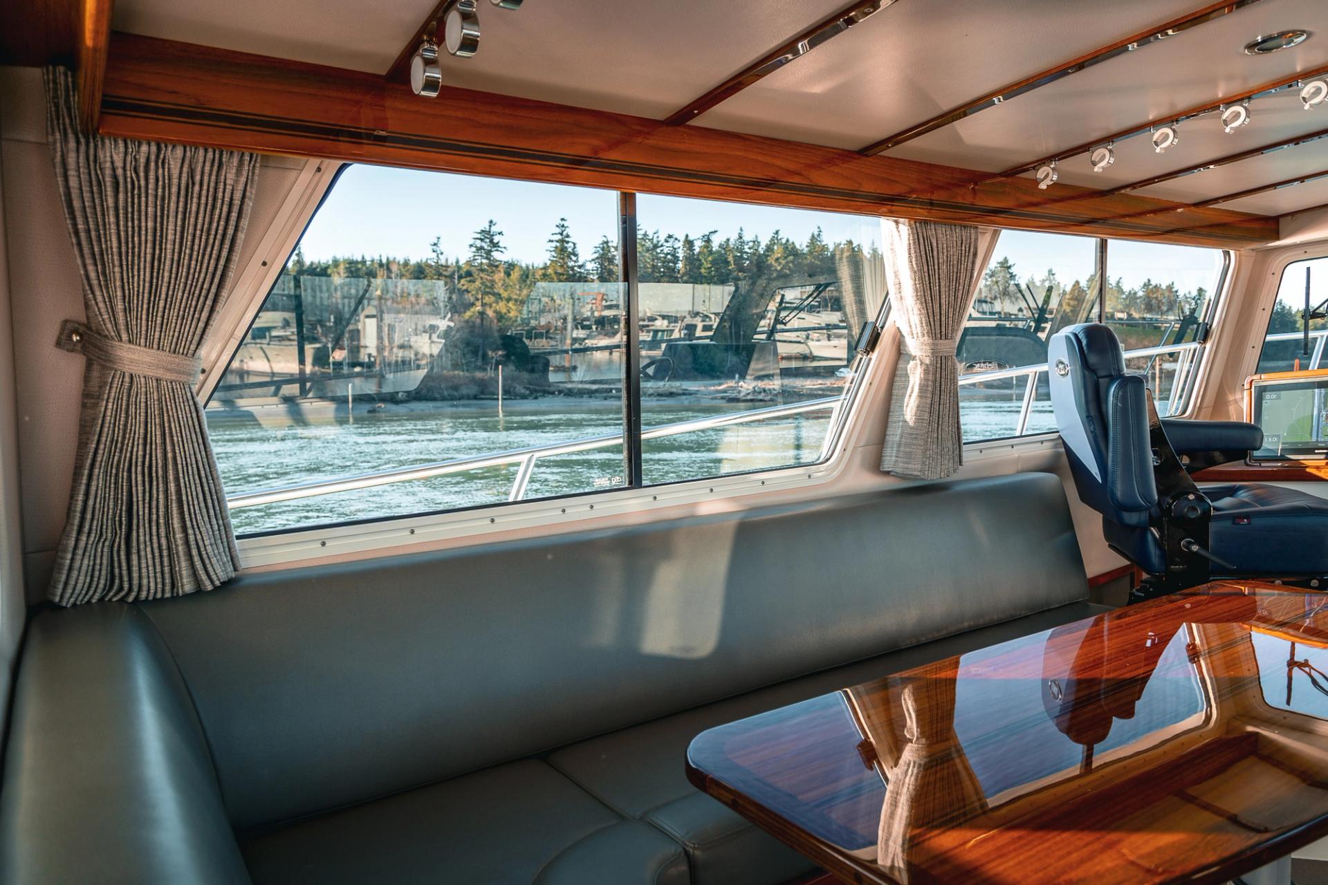 2019 Lindell 46 Interior photo 9