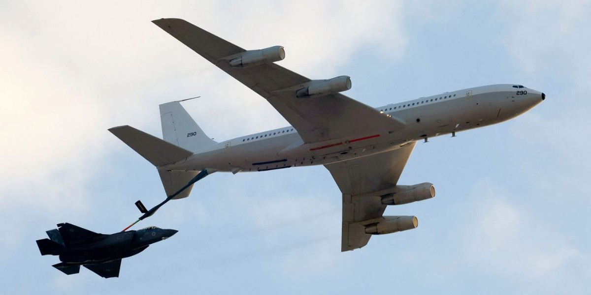 هواپیماهای شناسایی و ترابری آمریکا از اروپا به خاورمیانه منتقل شدند