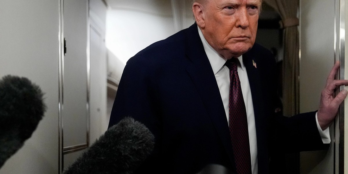 ترامپ: کشورهای منطقه باید برای حفظ تنگه هرمز وارد عمل شوند