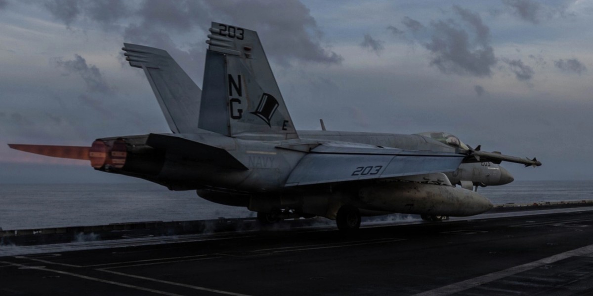 سنتکام: آمادهسازی جنگندههای F-18 برای عملیات شبانه در ایران