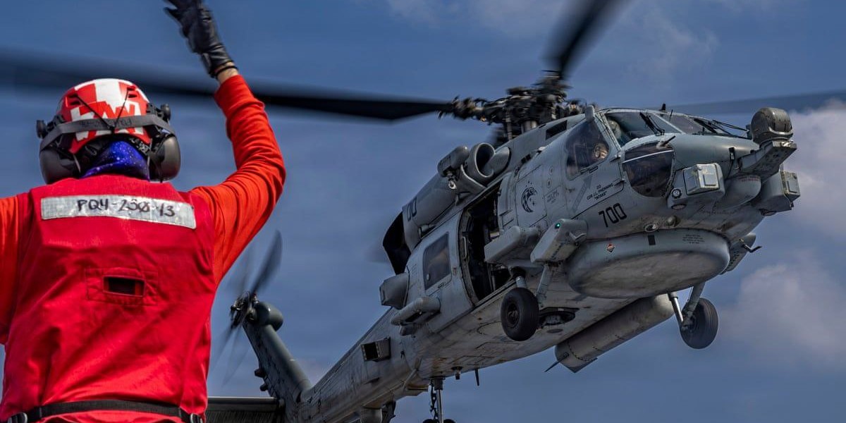 آخرین نیروها و تجهیزات نظامی آمریکا برای حمله احتمالی به ایران در منطقه مستقر میشوند