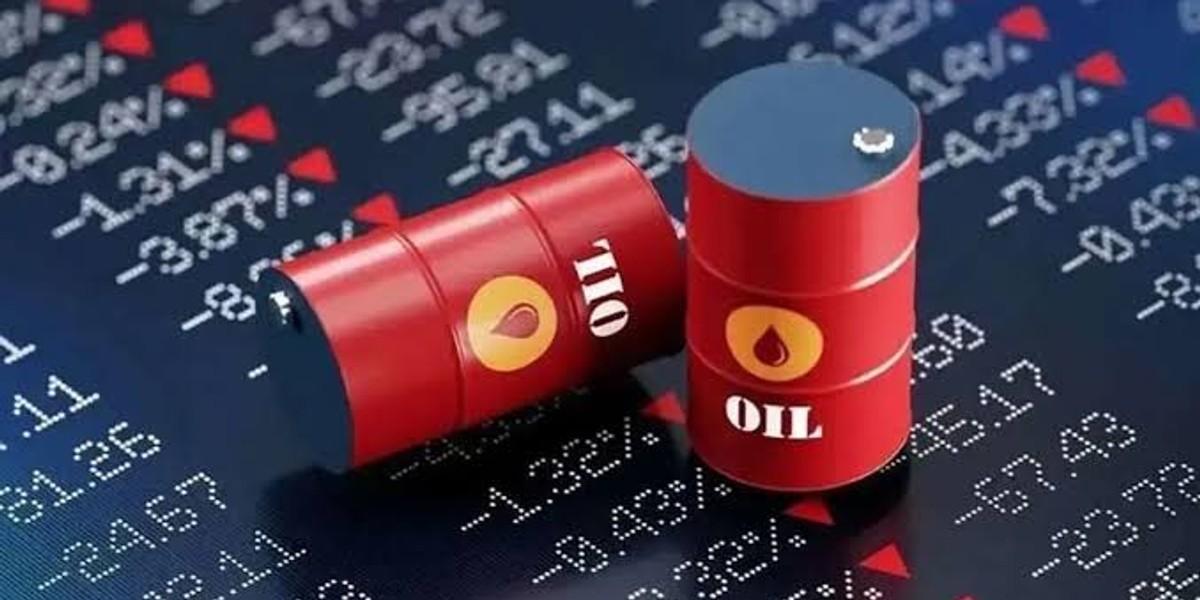 بلومبرگ: بازگشت قیمت نفت به سطح قبل از جنگ به معنای پایان ریسکها نیست