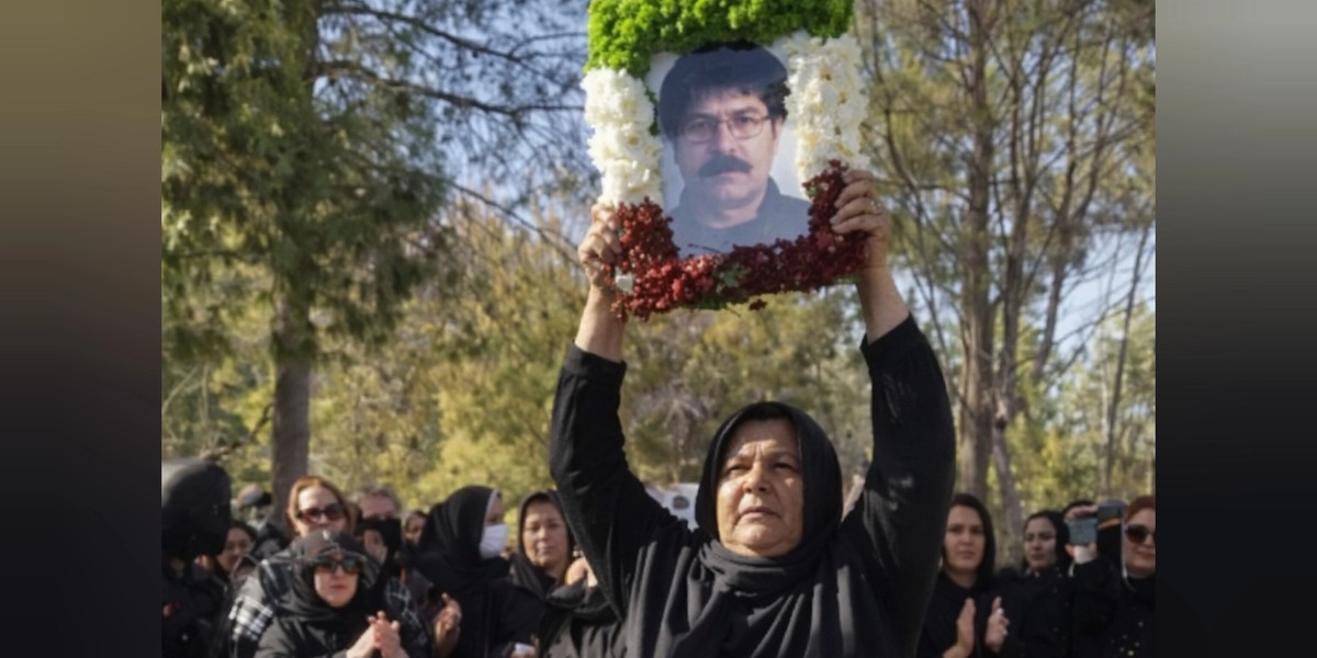 بازداشت مادر رستم مبارکآبادی و اعضای خانوادهاش در اصفهان