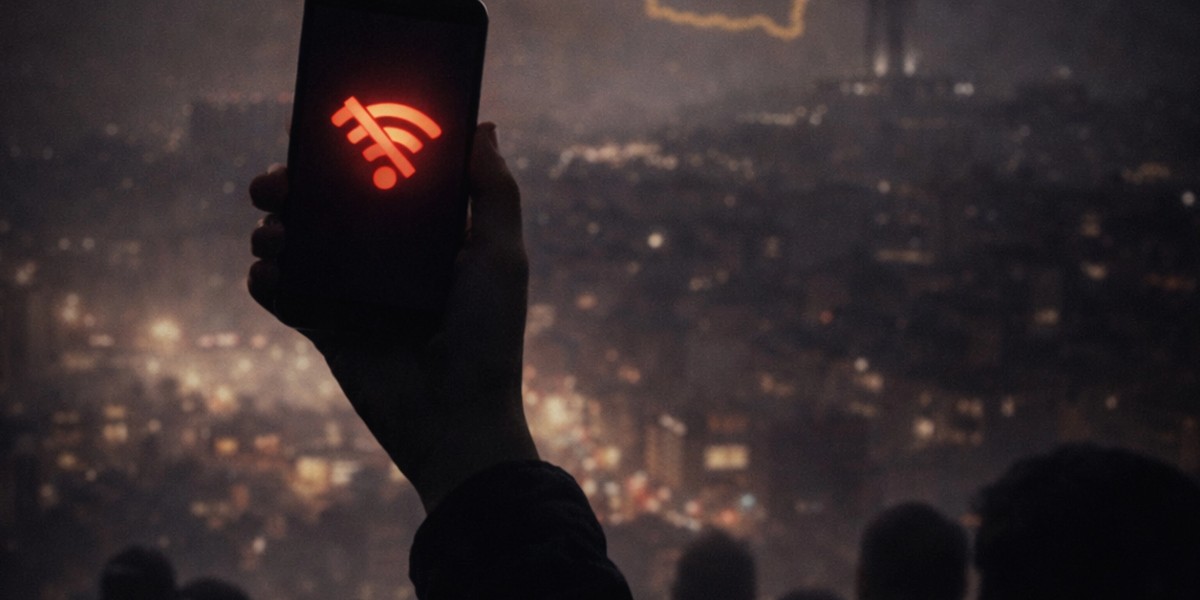 بیش از ۹۰ ساعت قطع کامل اینترنت در ایران