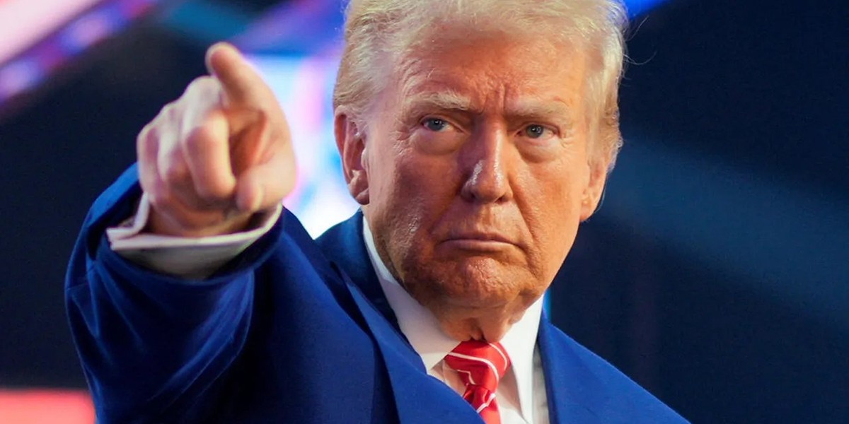 اسرائیل هیوم: هدف ترامپ از مذاکره جلب حمایت داخلی و خارجی از حمله است