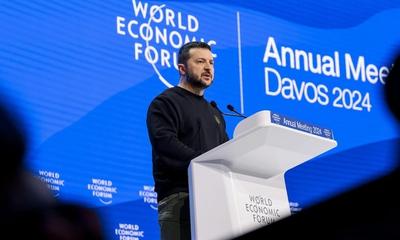 زلنسکی در داووس: خودداری از کمک به ایرانیانی که برای آزادی می‌جنگند، پیامدهای منفی دارد