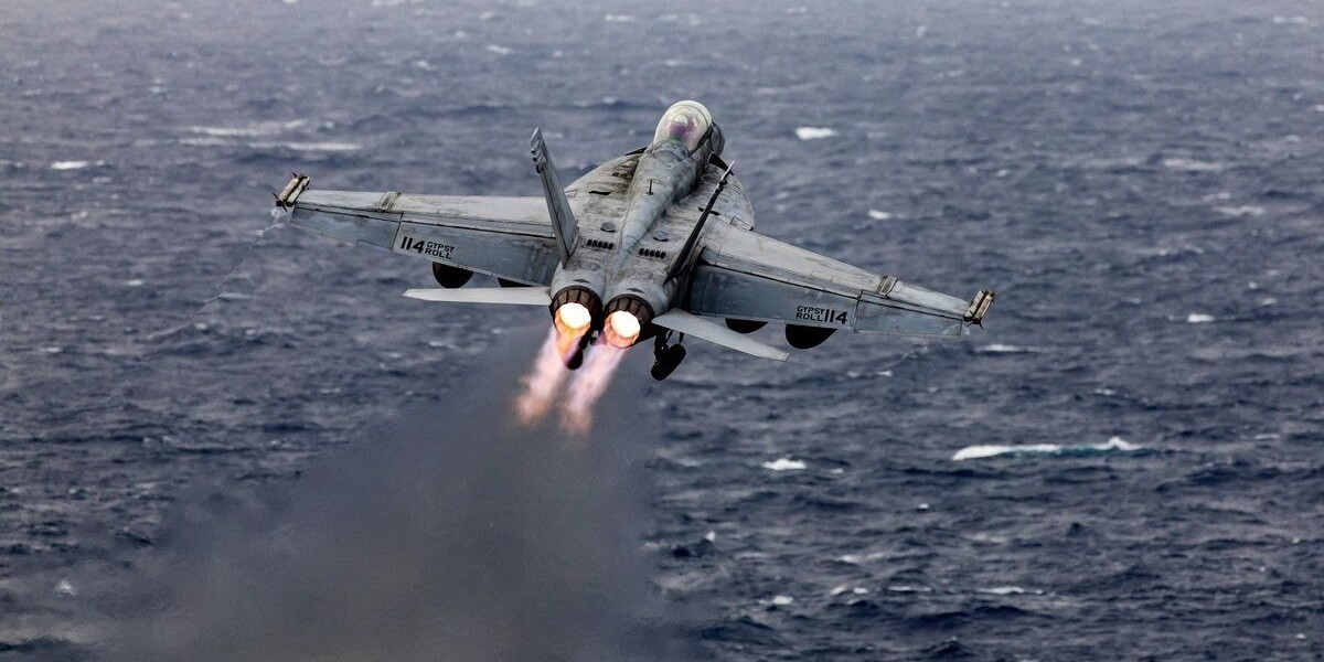 دیلی اکسپرس: آمریکا جنگندههای بیشتری به خاورمیانه اعزام کرد