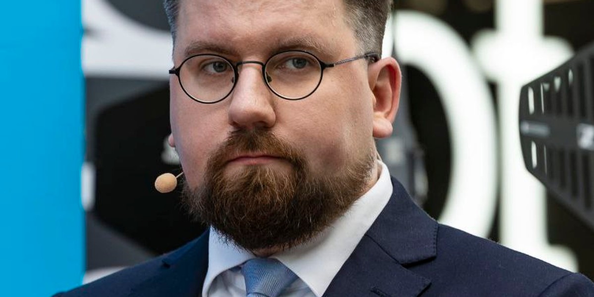 نماینده فنلاند در پارلمان اروپا خواستار بهرسمیت شناختن انقلاب ملی ایران شد