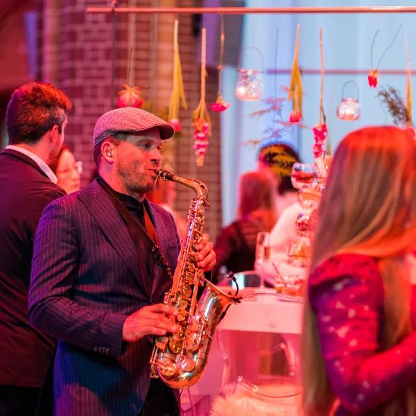 Zakelijke evenementen met saxofonist Saxojoe