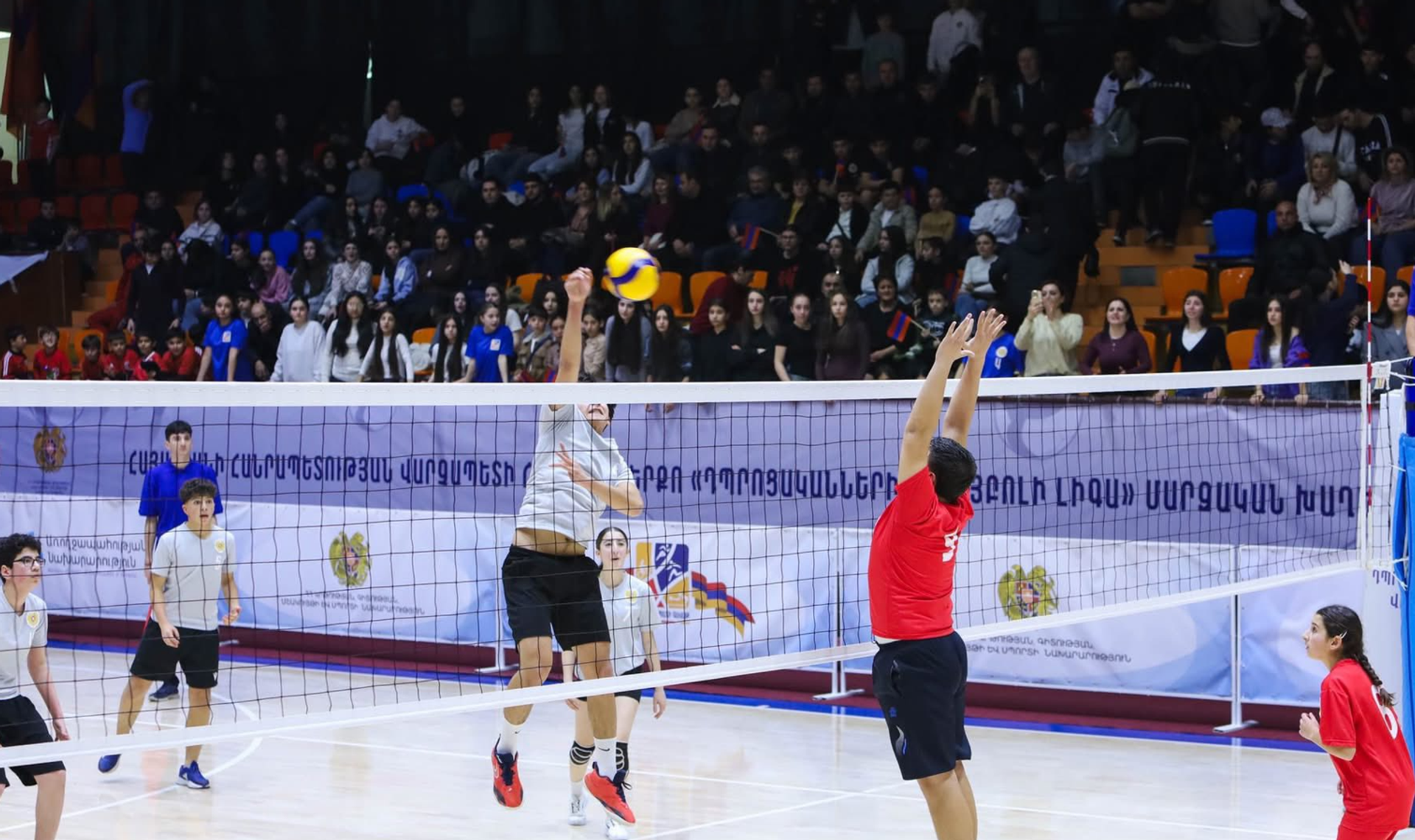 Prime Minister Nikol Pashinyan Attends Final Matches of the "School Volleyball League