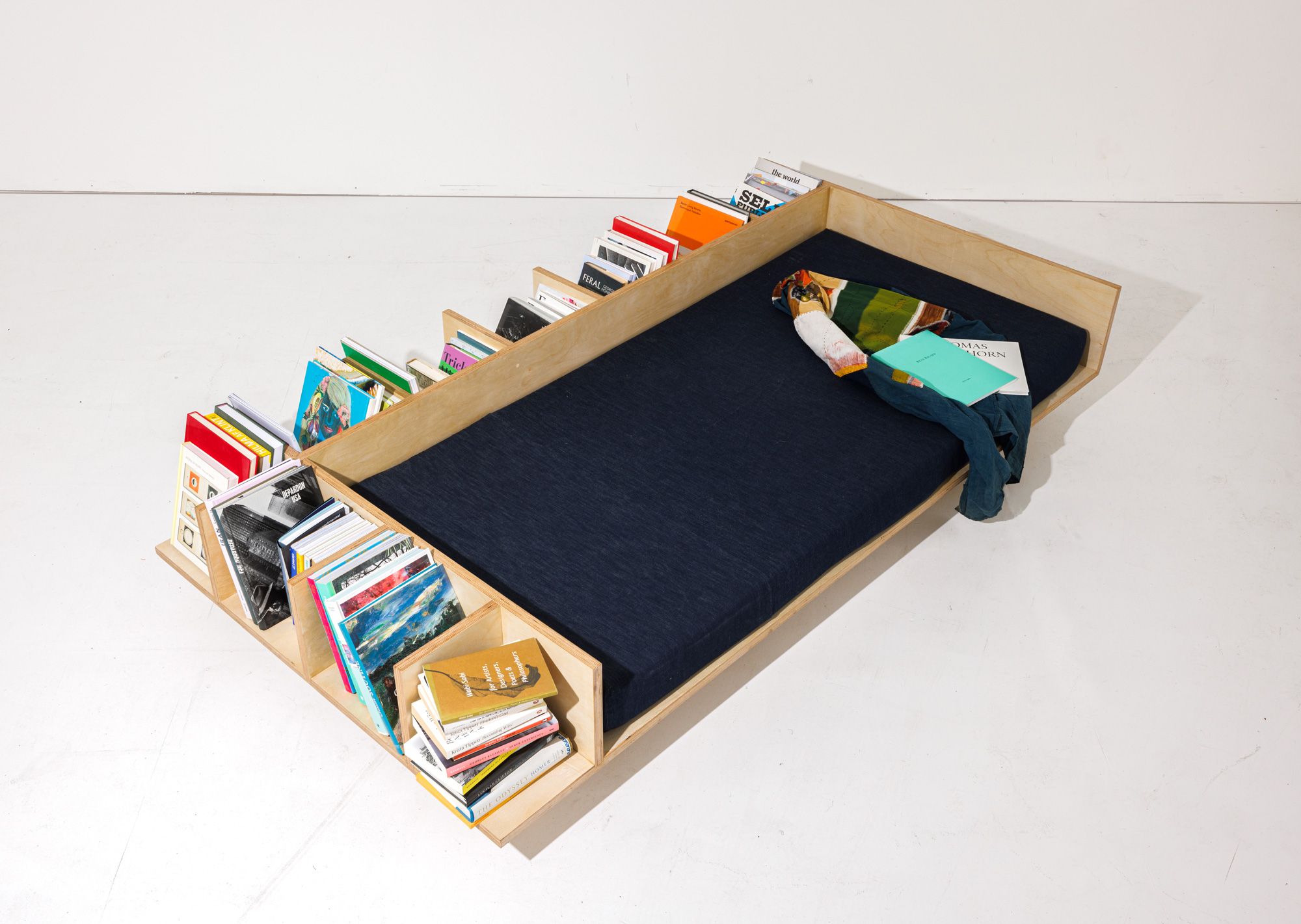 Reading Bed – 6