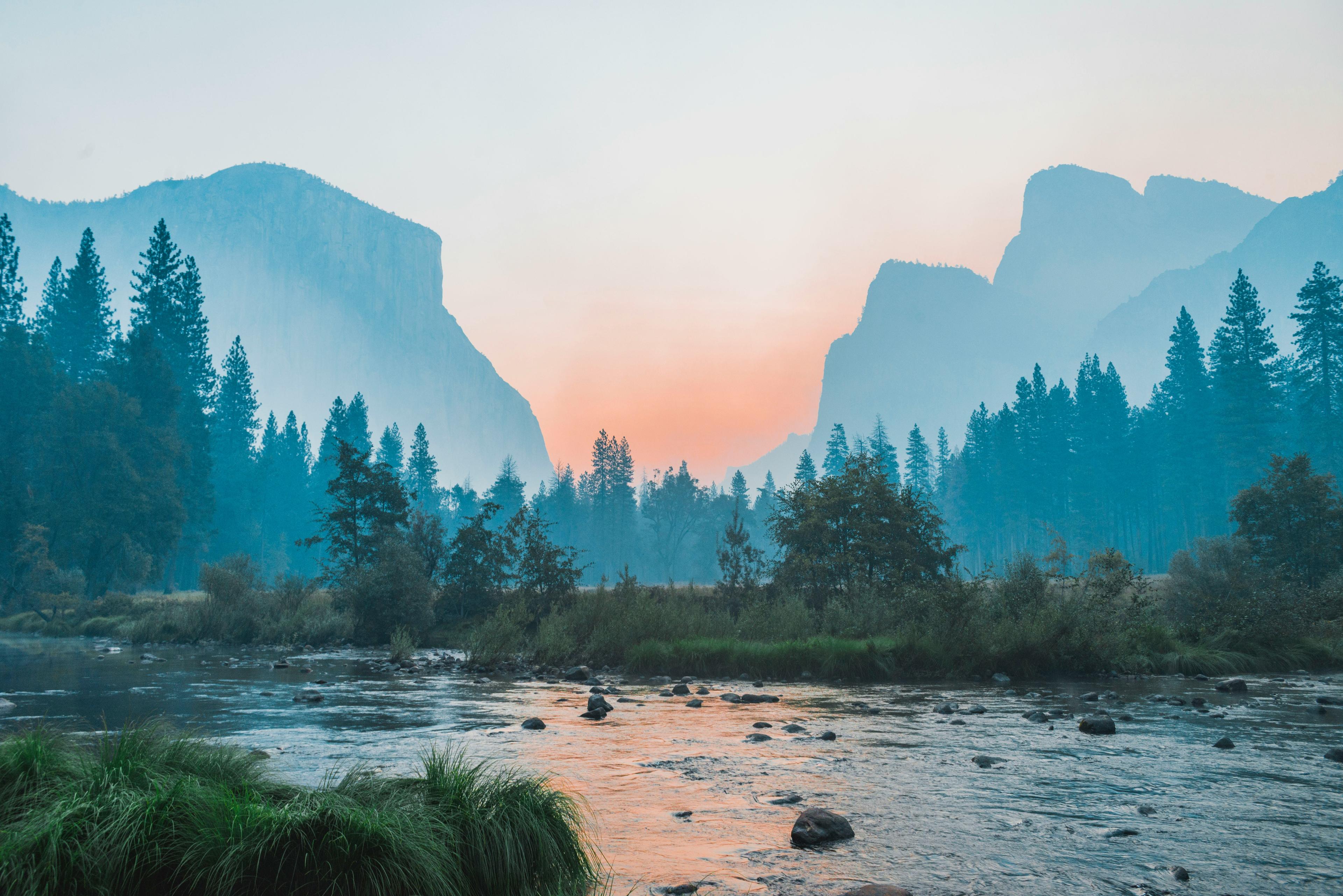 A river runs through a set of mountains