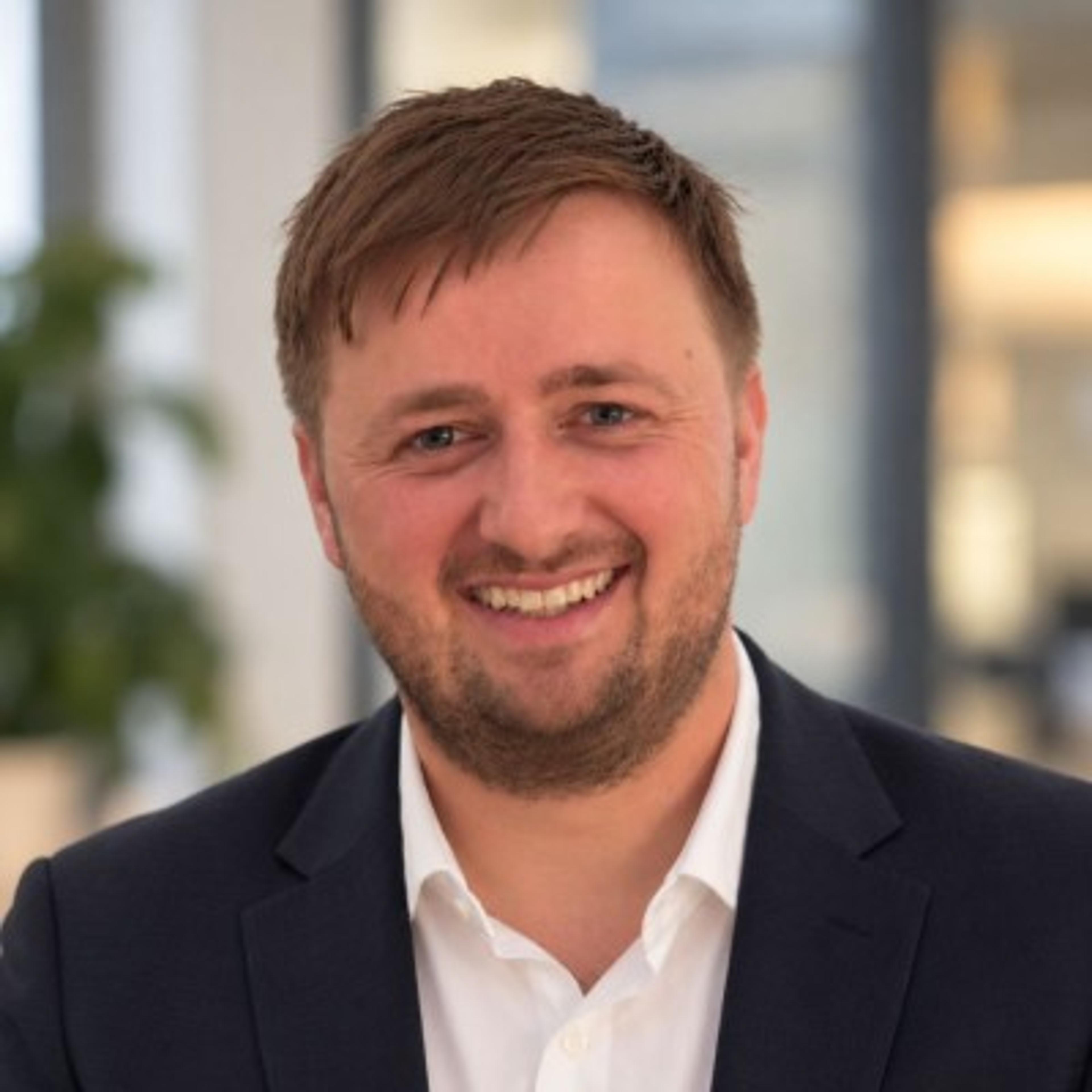 Matthew Hoy, Deloitte