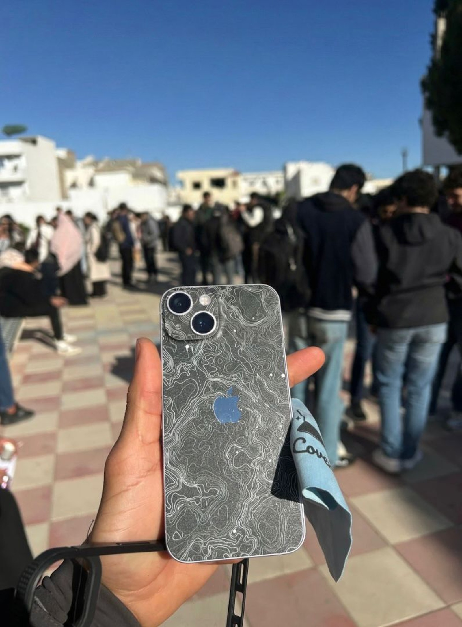 bittrace black on iphone 14