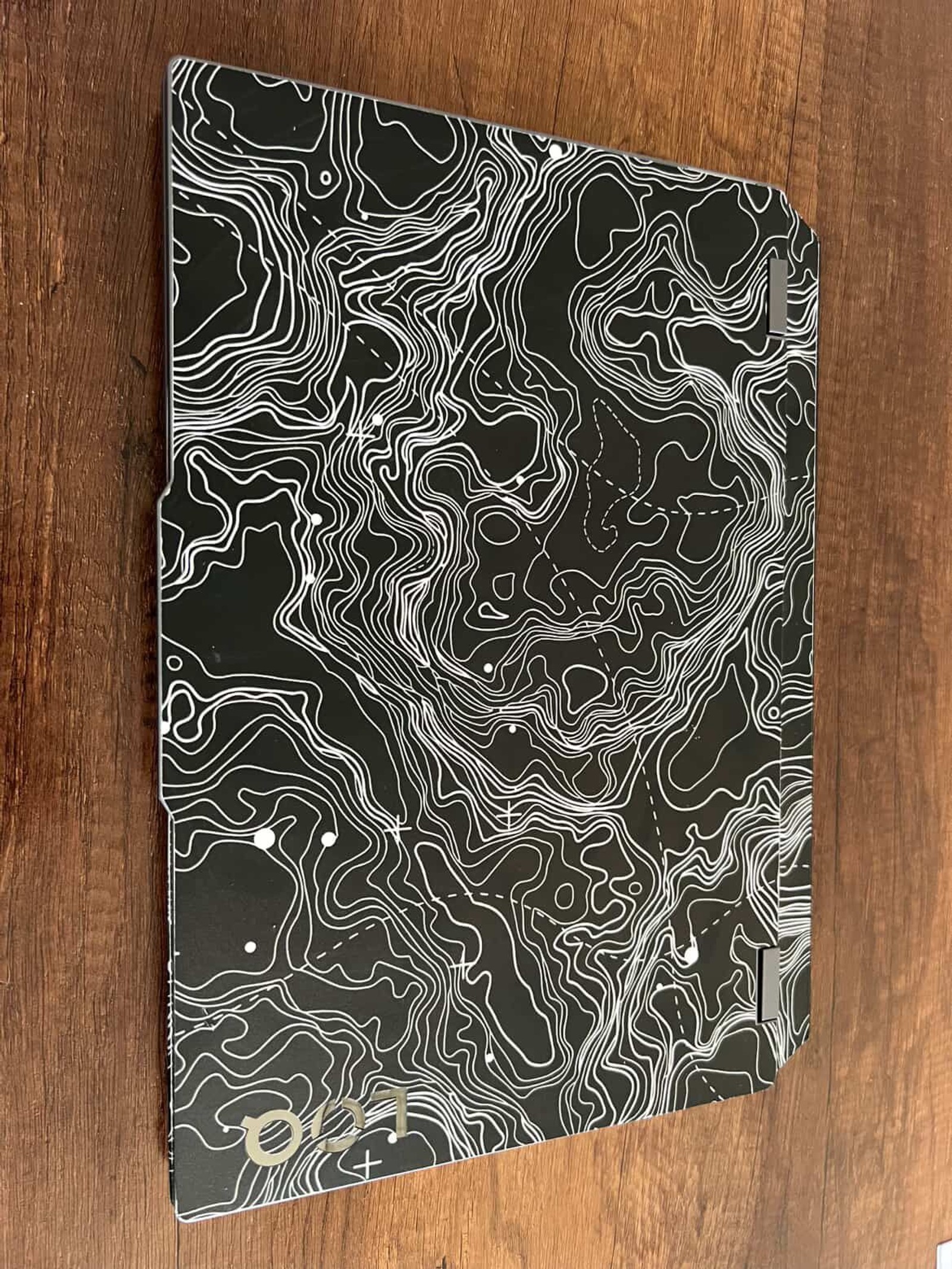 bittrace black on Lenovo LOQ 15IAX9-15IRX9