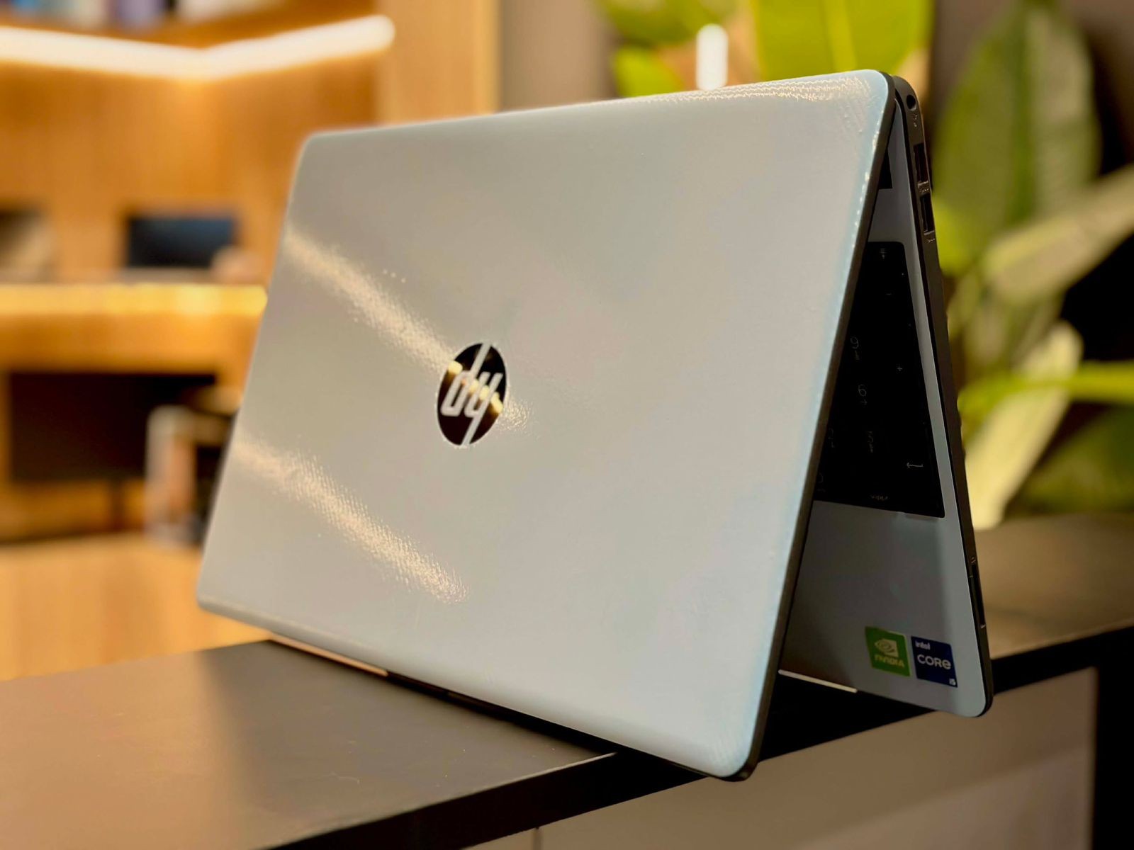 unicolor cyan pale on HP 15 DW3XXX