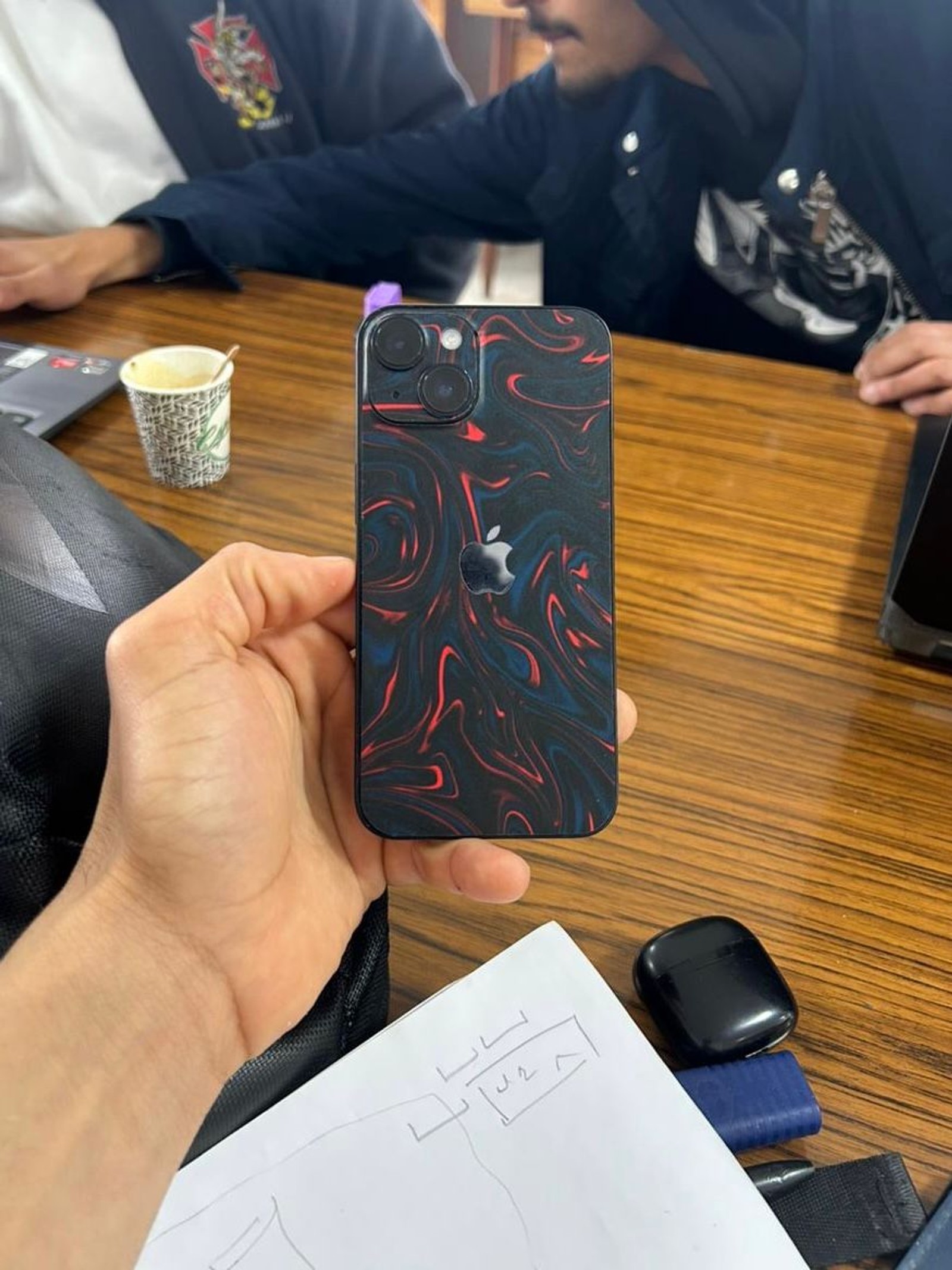 distortion red on iphone 14