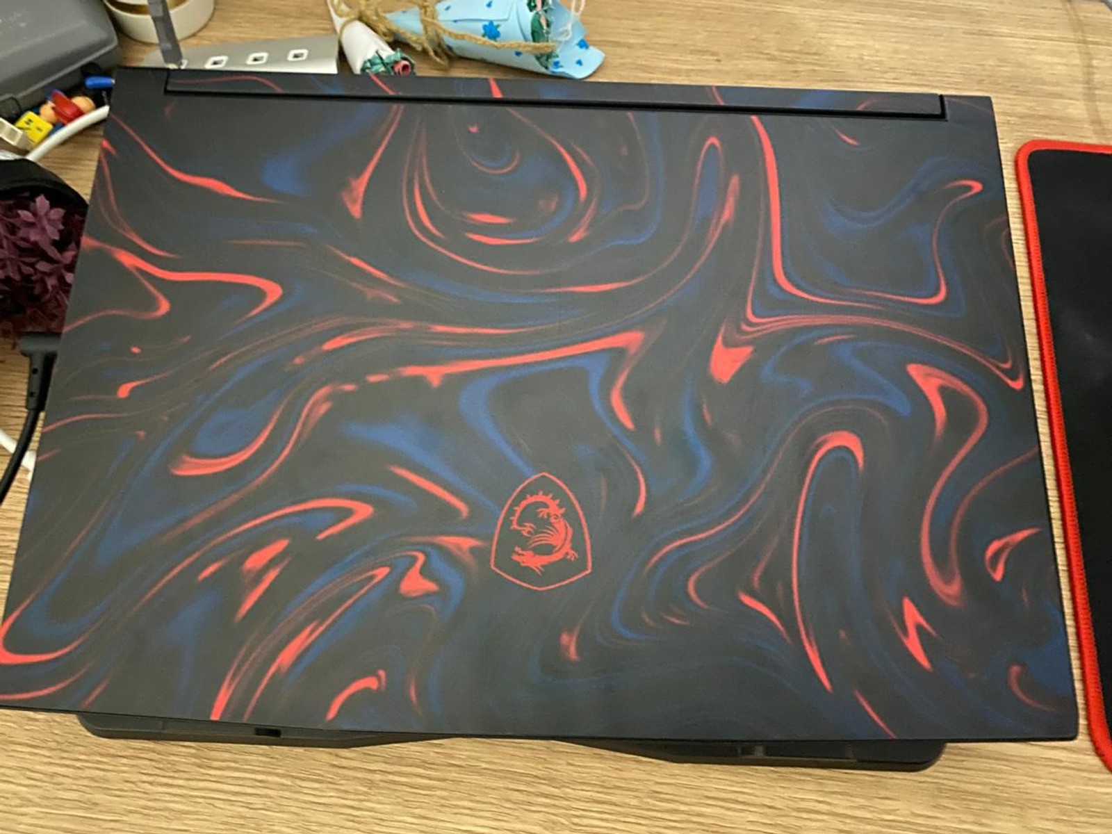 distortion red on MSI GF65 THIN 16W2 15.6