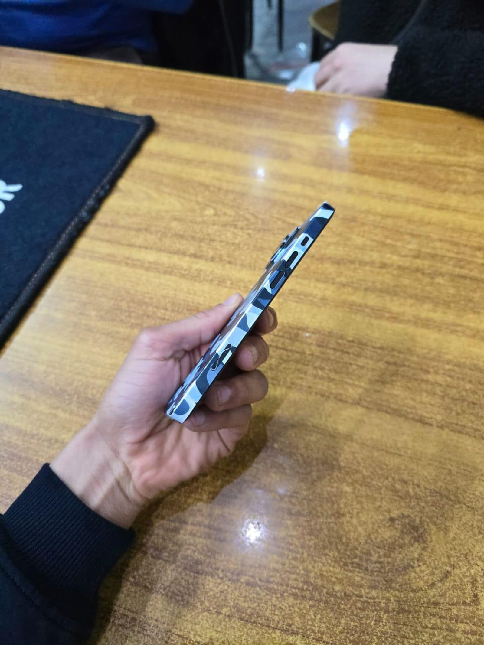 camo black on iphone 14