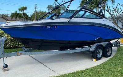 Boat Wraps in Florida: Why More Boat Owners Are Choosing Vinyl Over Paint