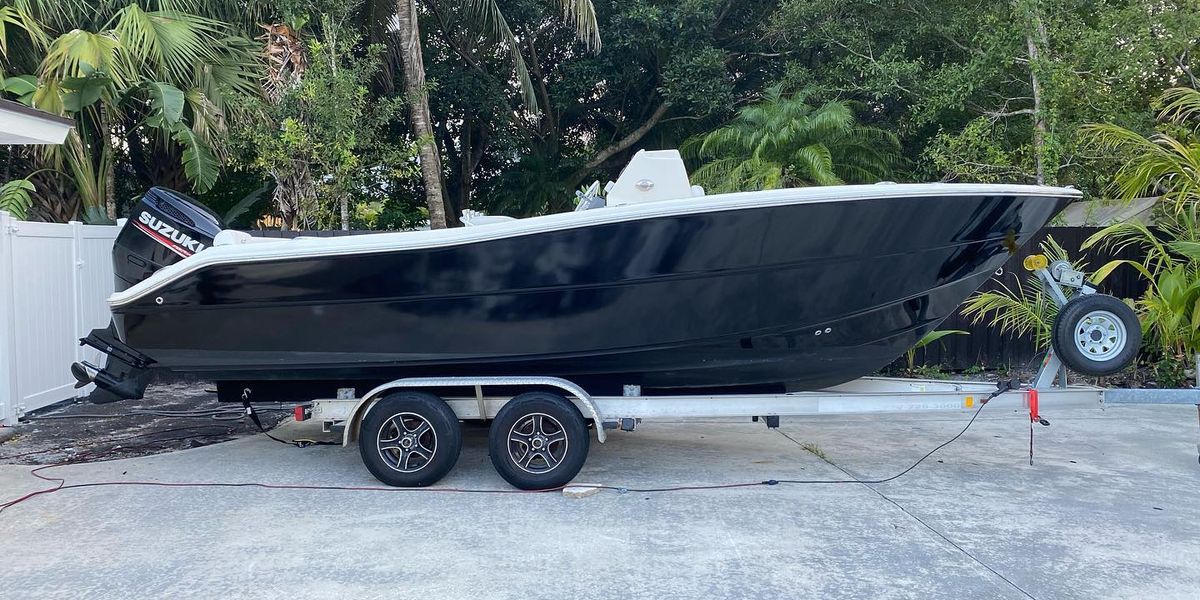 Why Custom Boat Wraps Are the Smartest Upgrade for Florida Boats in 2026