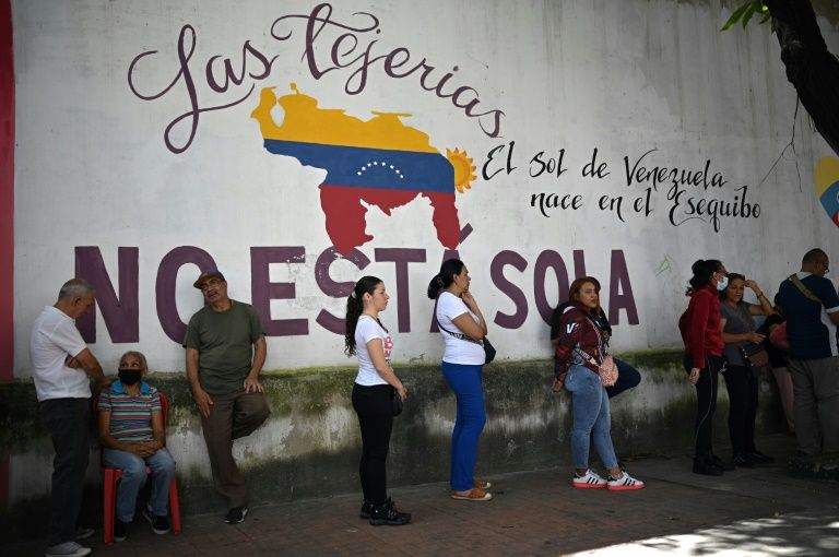 Venezuela realiza con "éxito" simulacro de referendo por zona en disputa con Guyana