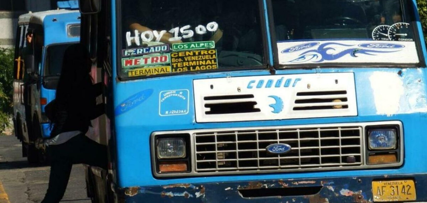 Transportistas hacen paro en Los Teques en protesta a la escasez de combustible