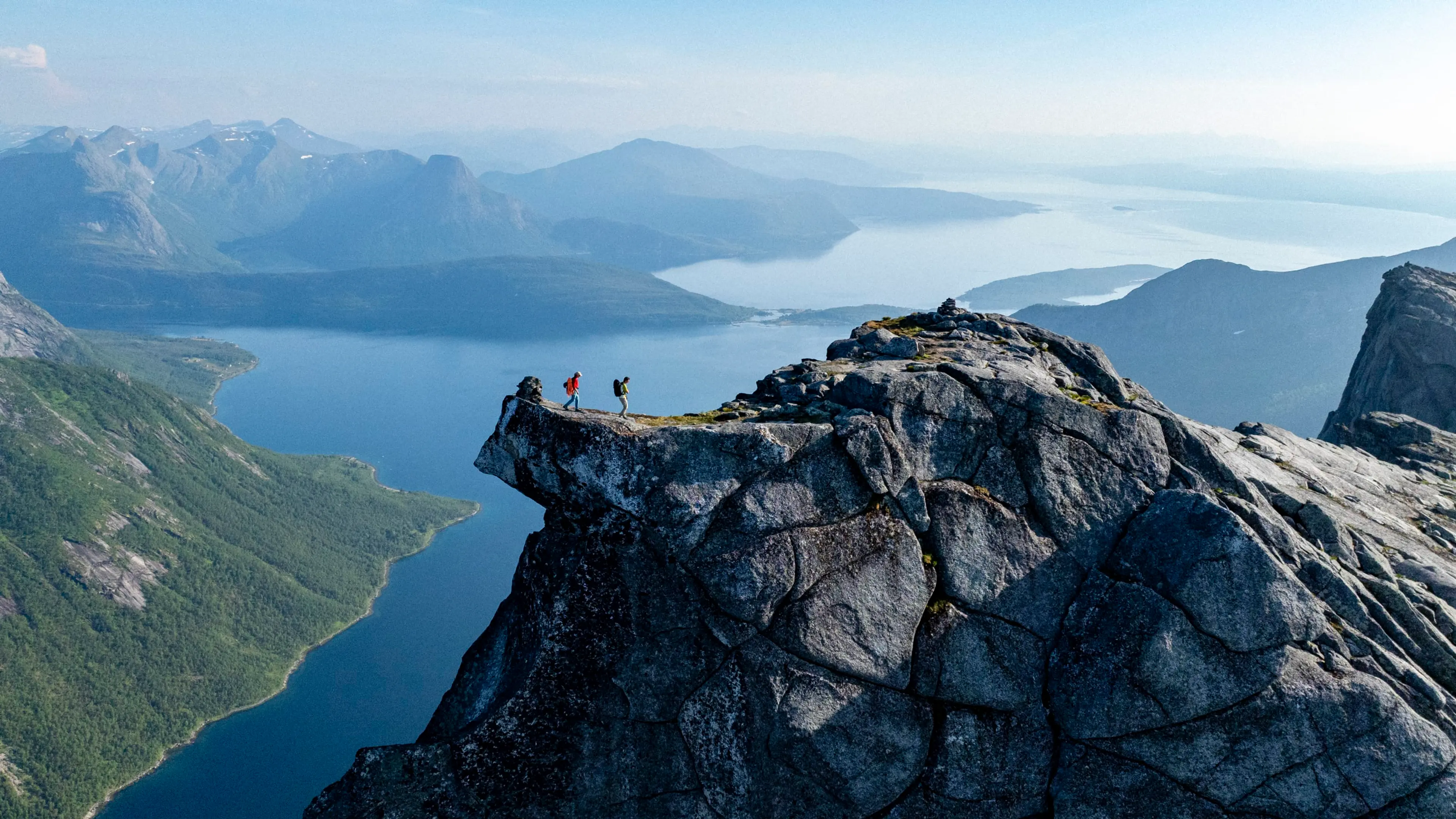 Missing alt Missing alt