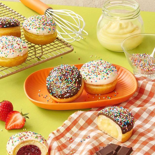 【韓国ダンキン】カラフルで可愛い♡店舗限定の新作「DOTドーナツ」が登場!ババリアン&ストロベリーの2種セット