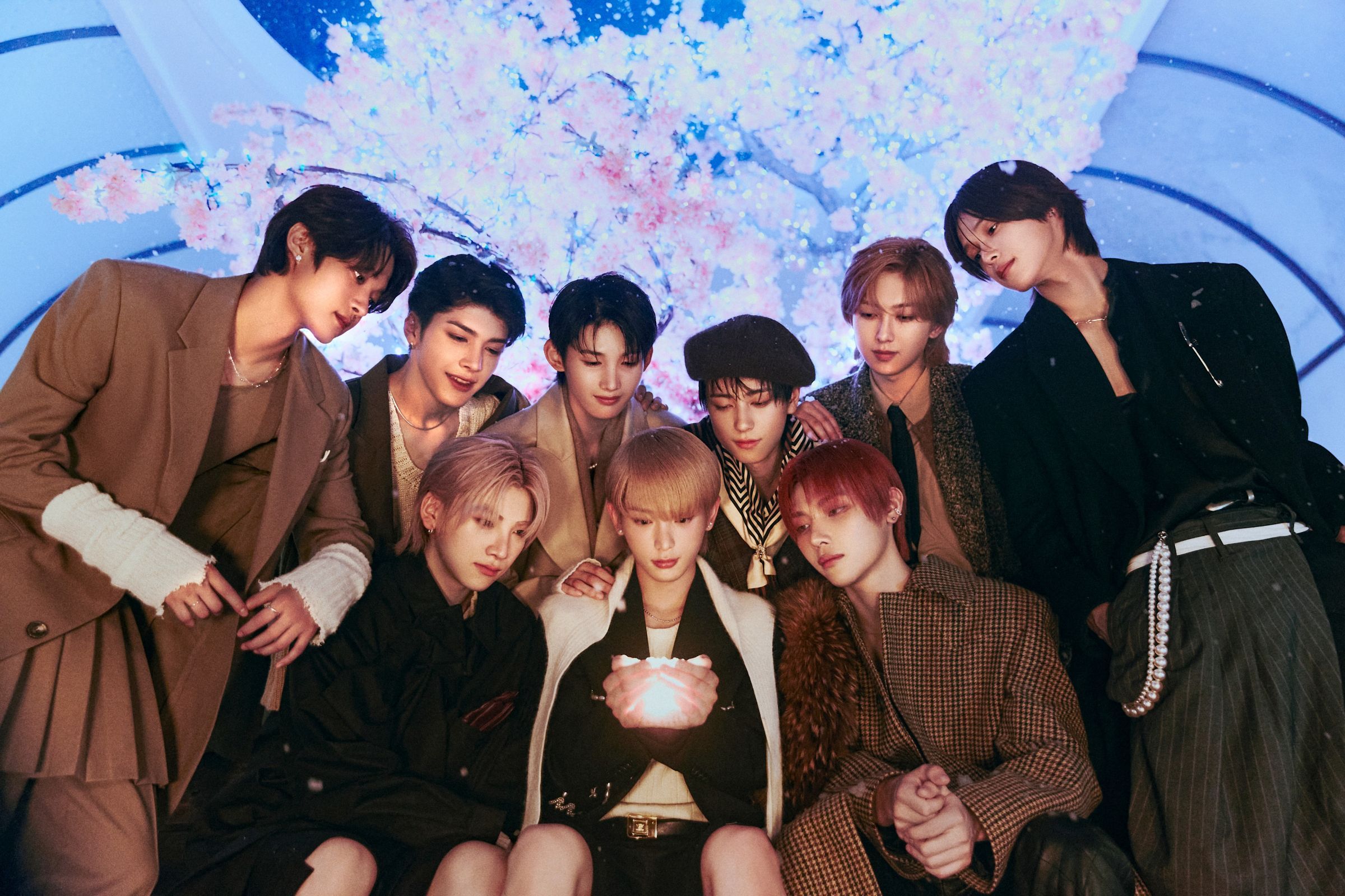 &TEAM、2ndアルバム「雪明かり（Yukiakari）」本日発売！全22曲収録の豪華版