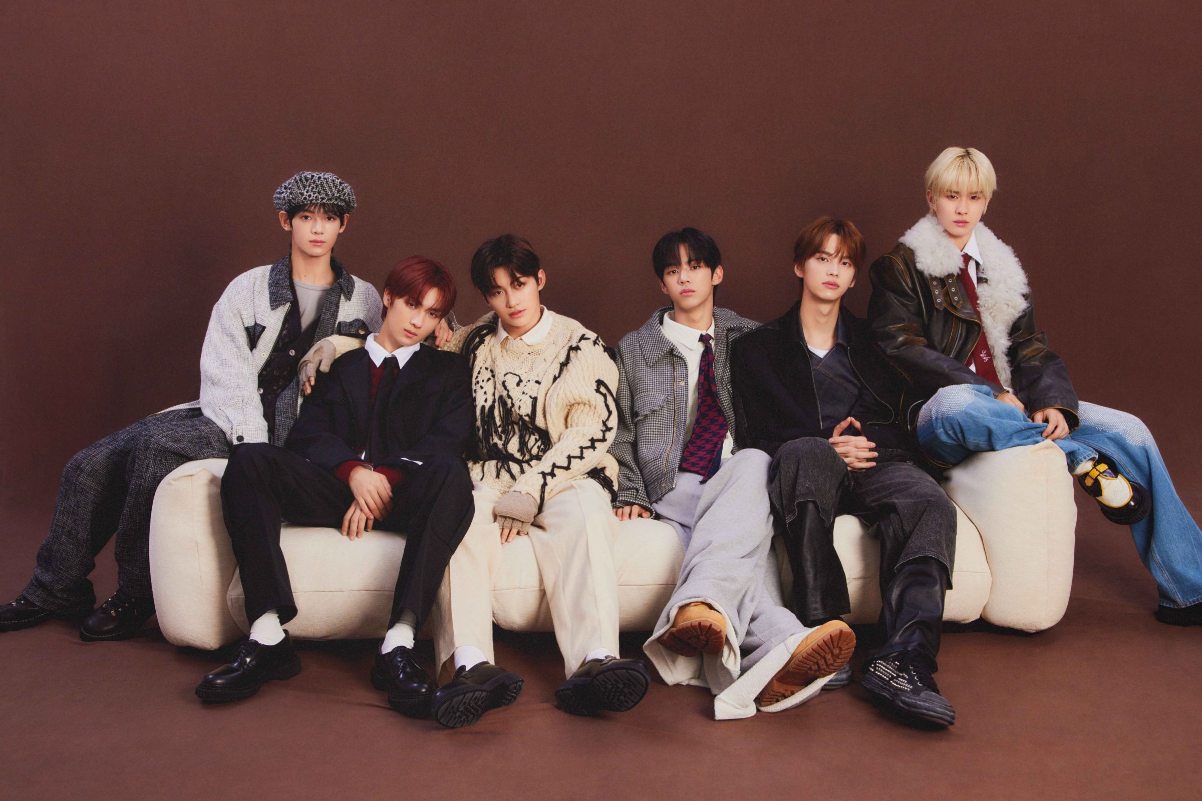 TWSが『bis』初登場！魅力溢れるウィンターファッションで新たな一面を披露