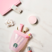 【韓国スタバ】2026年春の新作!お花チャームが可愛すぎる「シリコンフードバッグ」がセットでお得に登場